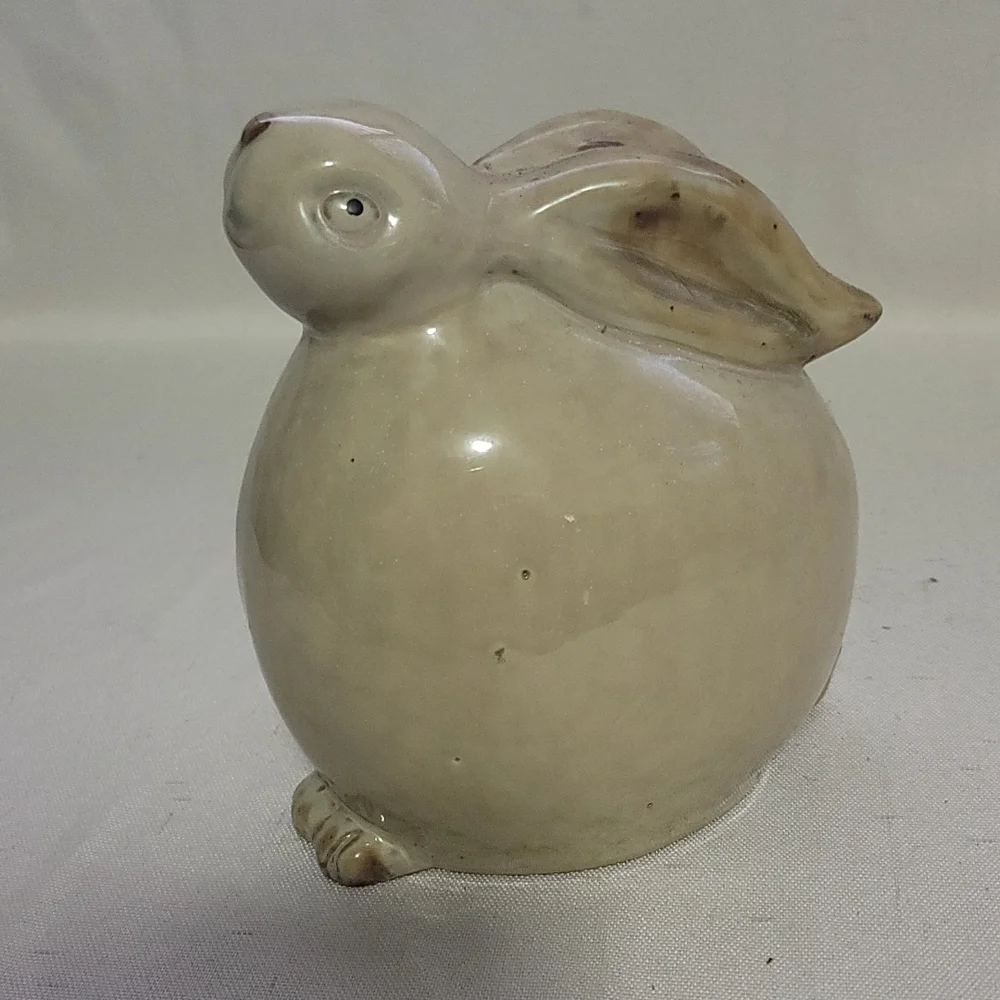 Melrose Beige Rabbit Statue - Picture 2 of 4